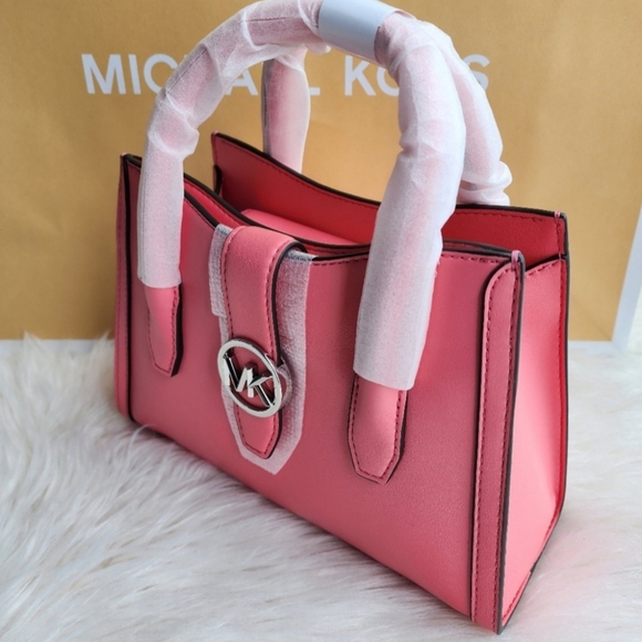 Michael Kors Purse - Picture 3 of 4